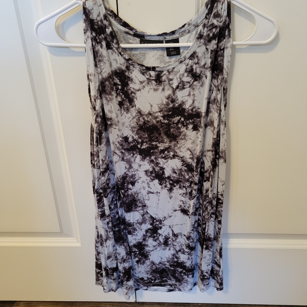 Tahari tank top